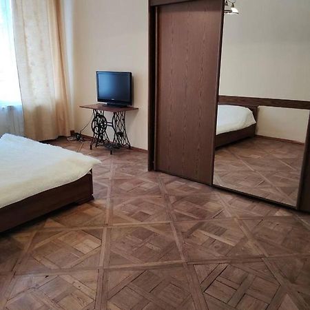 Rose Apartment Лвив Екстериор снимка