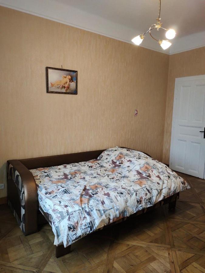 Rose Apartment Лвив Екстериор снимка